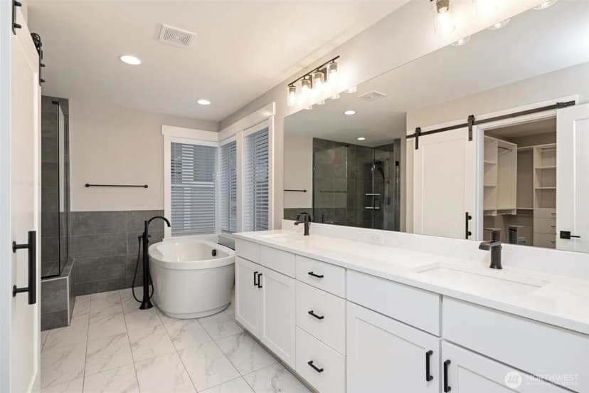 Property photo for 7574 S 130th Place, Seattle photo 18