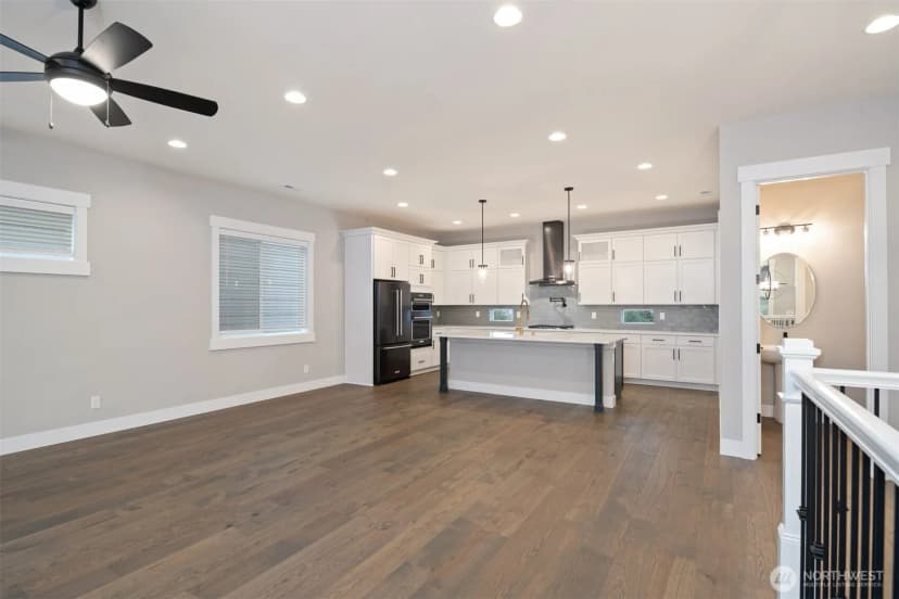 Property photo for 7574 S 130th Place, Seattle photo 6