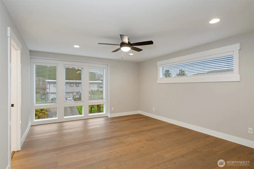 Property photo for 7574 S 130th Place, Seattle photo 16