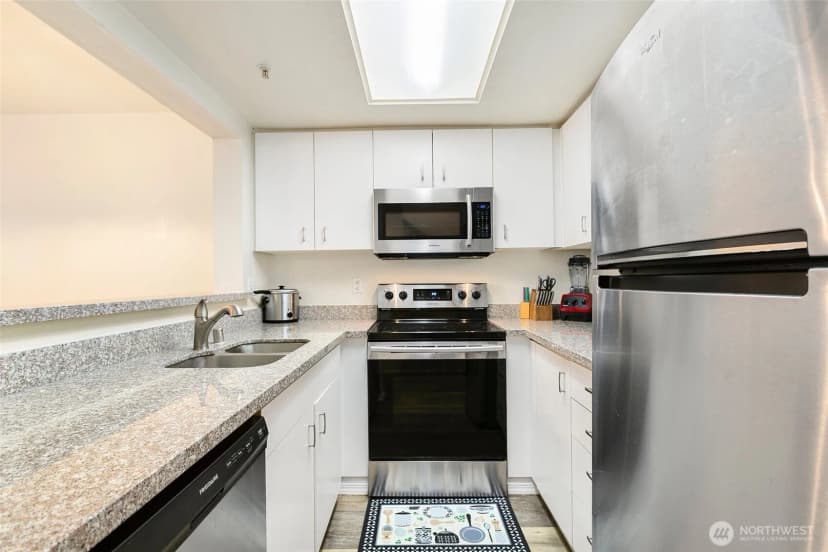 Property photo for 1825 S 330th Street #e7, Federal Way photo 9
