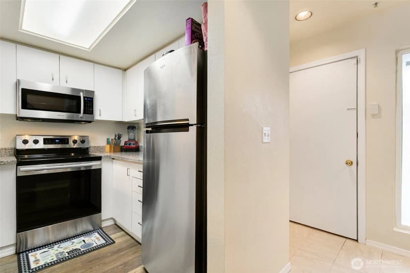 Property photo for 1825 S 330th Street #e7, Federal Way photo 7