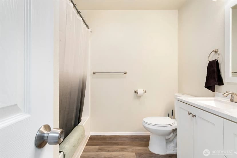 Property photo for 1825 S 330th Street #e7, Federal Way photo 16