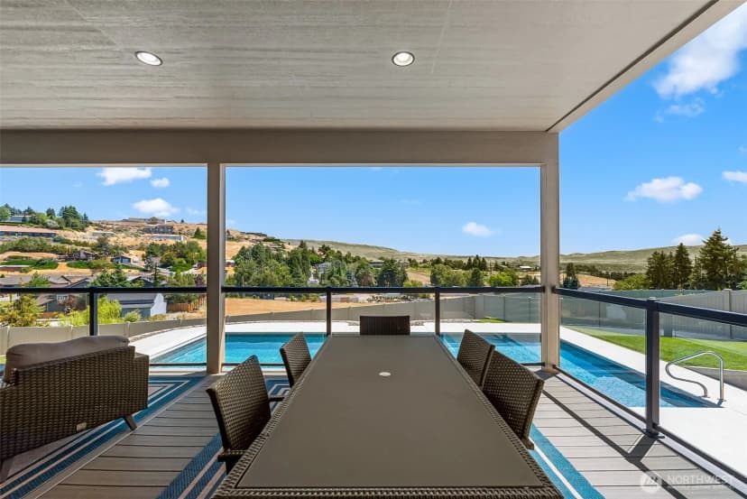 Property photo for 854 Autumn Crest Drive, Wenatchee photo 39