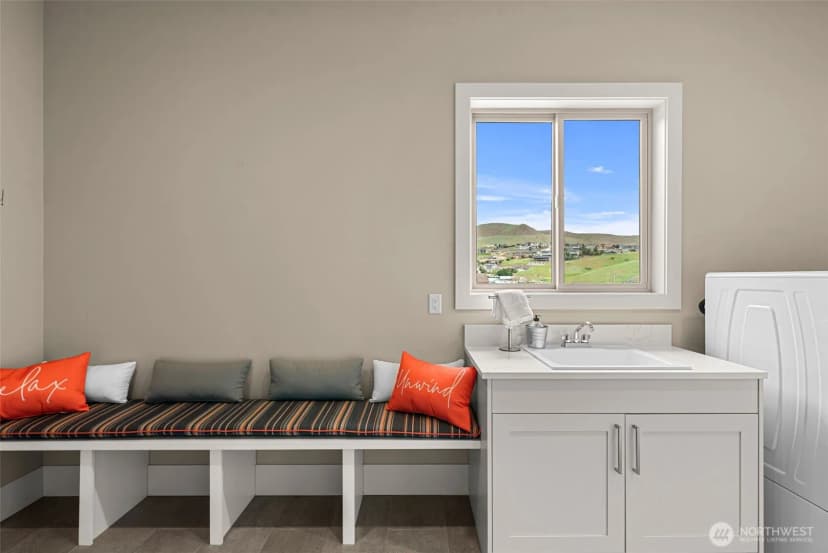 Property photo for 854 Autumn Crest Drive, Wenatchee photo 24