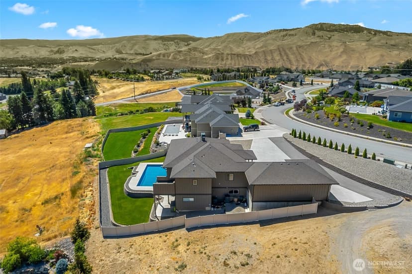 Property photo for 854 Autumn Crest Drive, Wenatchee photo 38
