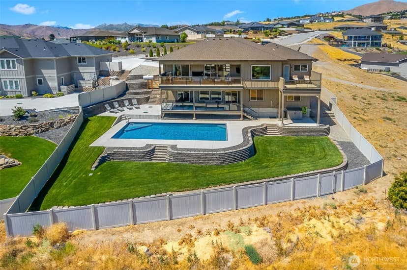 Property photo for 854 Autumn Crest Drive, Wenatchee photo 37