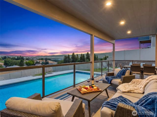 Property photo for 854 Autumn Crest Drive, Wenatchee
