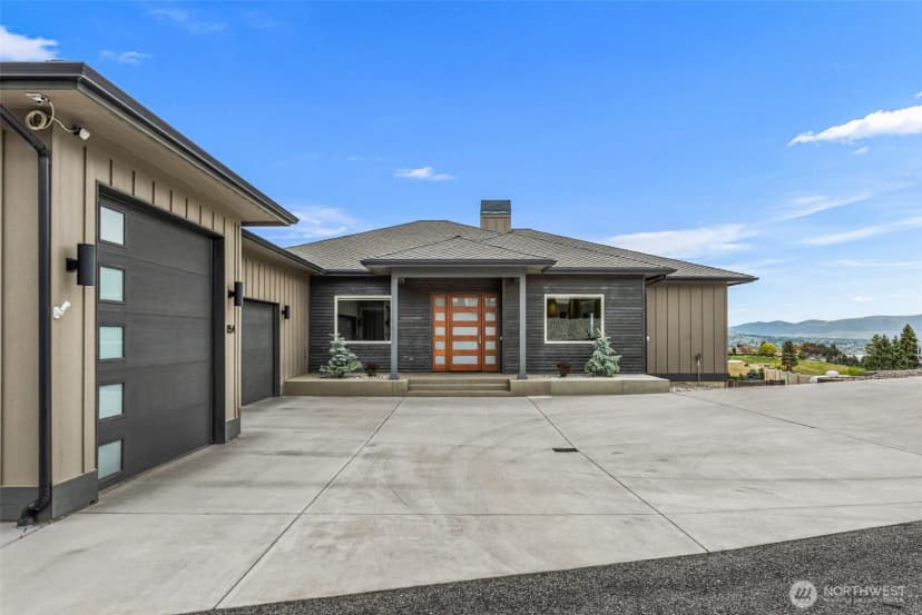 Property photo for 854 Autumn Crest Drive, Wenatchee photo 35