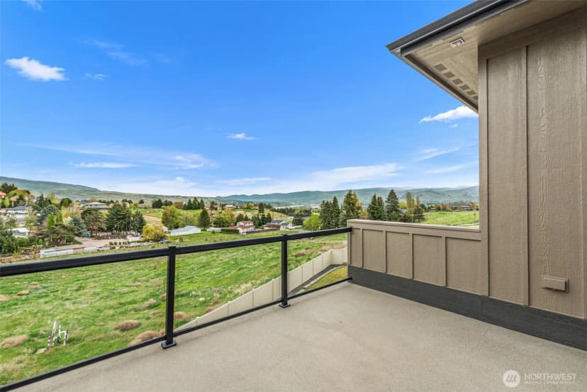 Property photo for 854 Autumn Crest Drive, Wenatchee photo 20