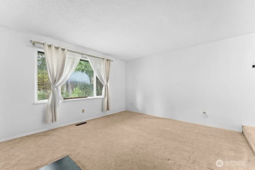 Property photo for 15714 64th Avenue Ct E, Puyallup photo 6
