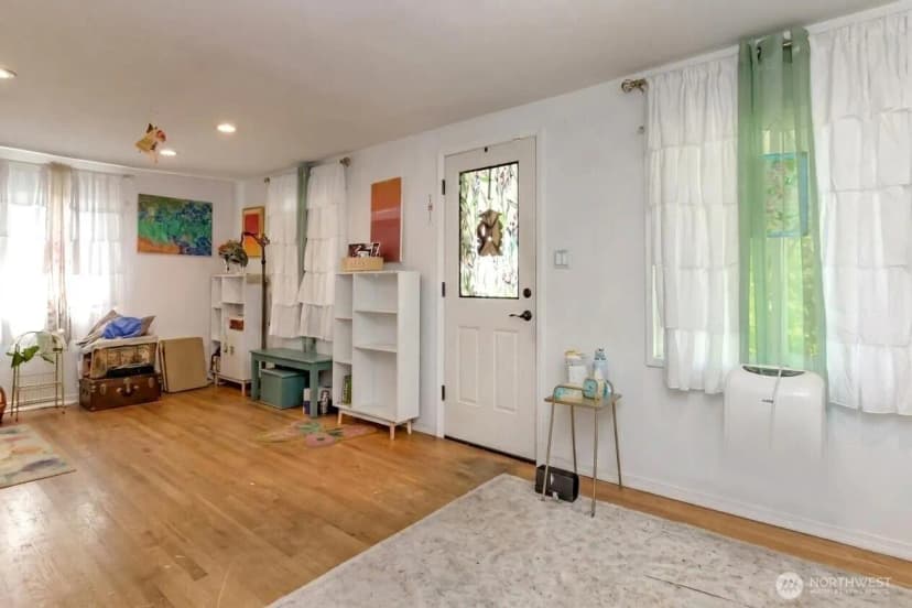 Property photo for 208 F Street Se, Auburn photo 6