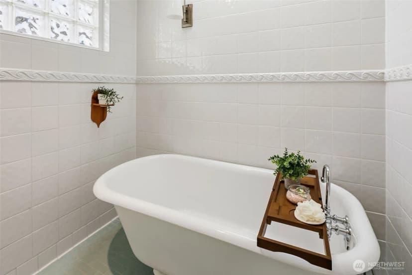 Property photo for 9500 Phinney Avenue N, Seattle photo 21