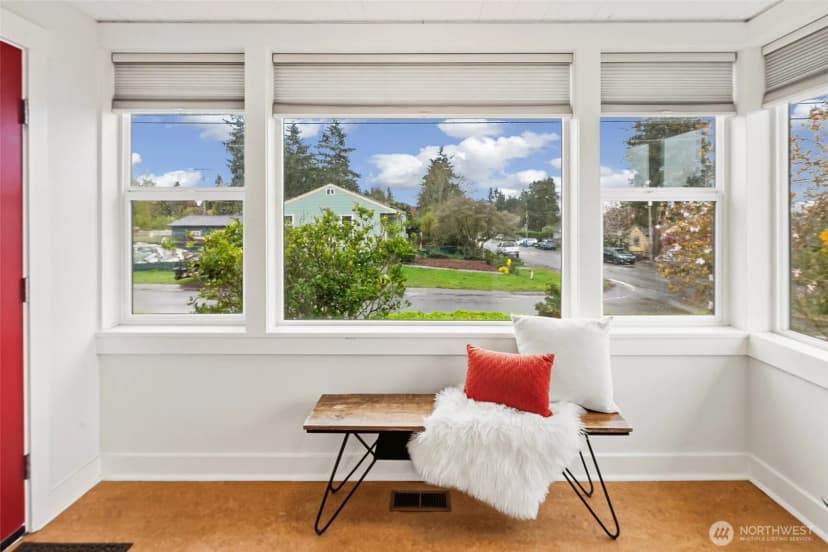 Property photo for 9500 Phinney Avenue N, Seattle photo 6