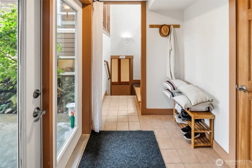 Property photo for 9500 Phinney Avenue N, Seattle photo 26