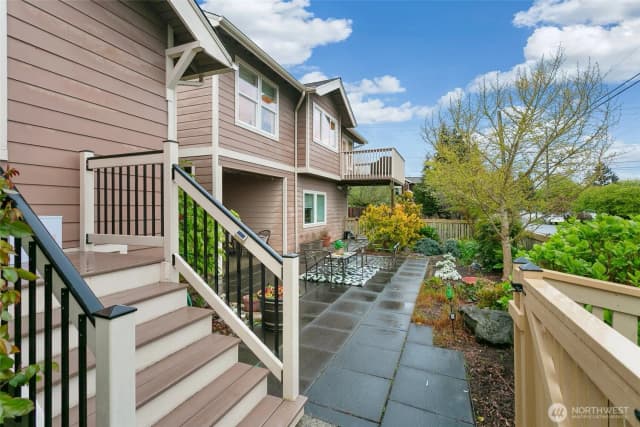 Property photo for 9500 Phinney Avenue N, Seattle photo 3