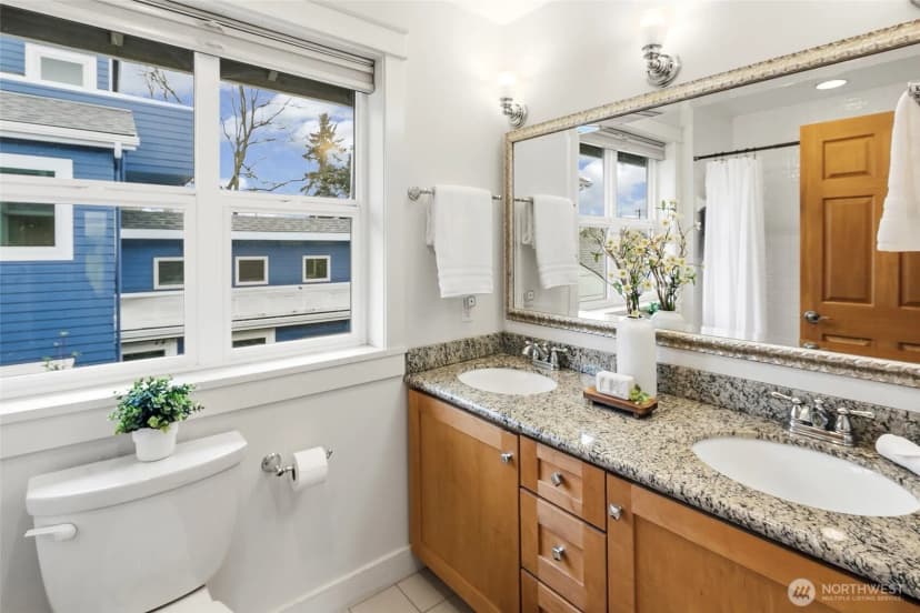 Property photo for 9500 Phinney Avenue N, Seattle photo 24