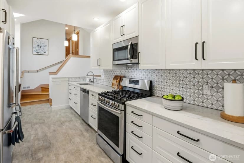 Property photo for 9500 Phinney Avenue N, Seattle photo 14