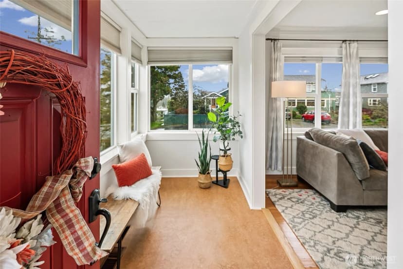 Property photo for 9500 Phinney Avenue N, Seattle photo 5