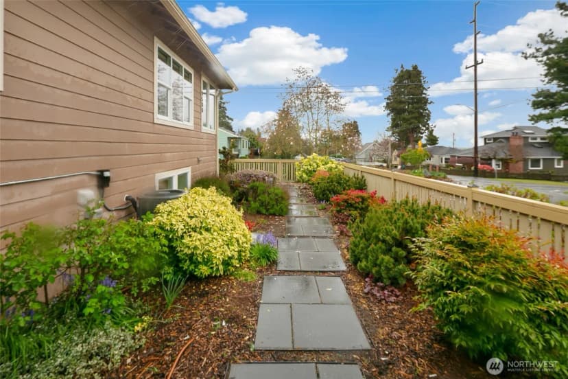 Property photo for 9500 Phinney Avenue N, Seattle photo 38