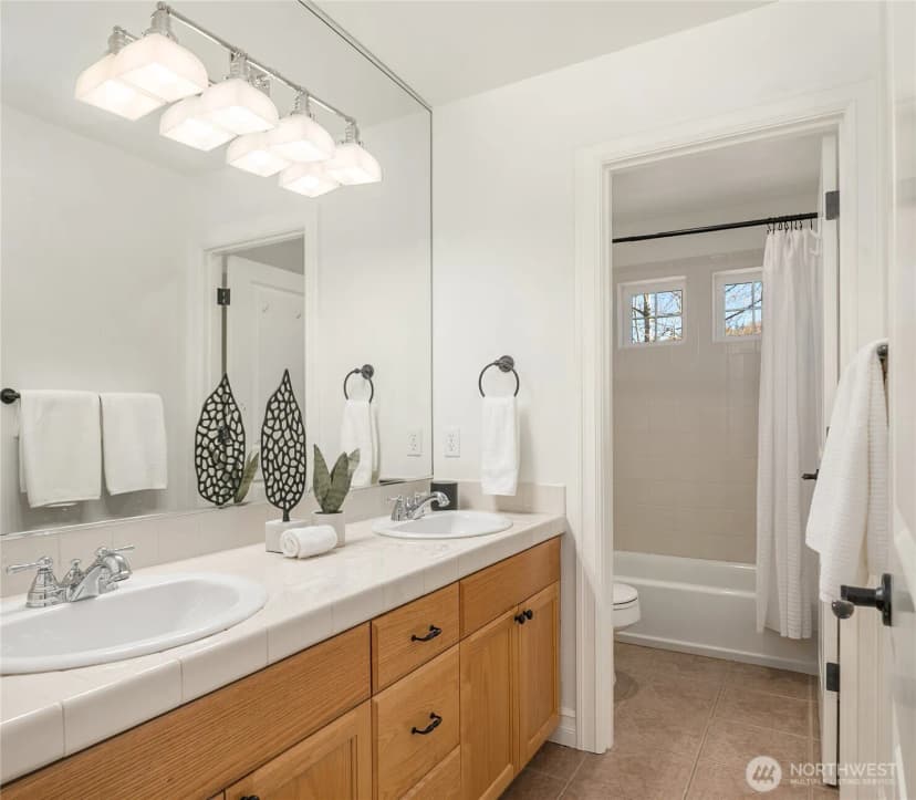 Property photo for 2455 30th Avenue Ne, Issaquah photo 23