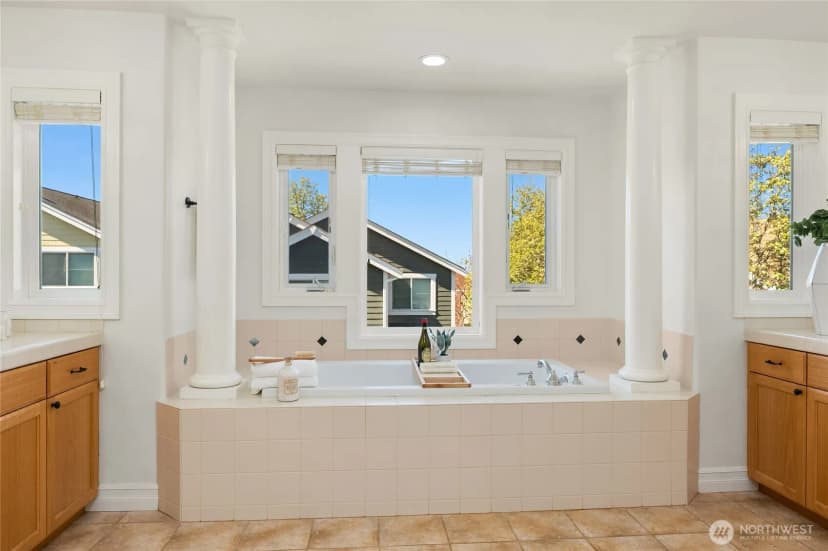 Property photo for 2455 30th Avenue Ne, Issaquah photo 34