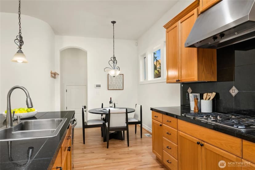Property photo for 2455 30th Avenue Ne, Issaquah photo 20
