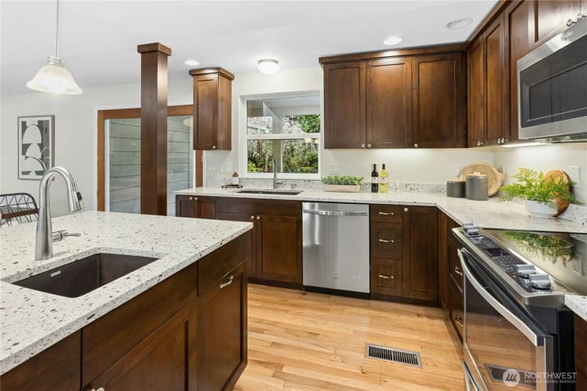 Property photo for 585 Mt Index Place Sw, Issaquah photo 12
