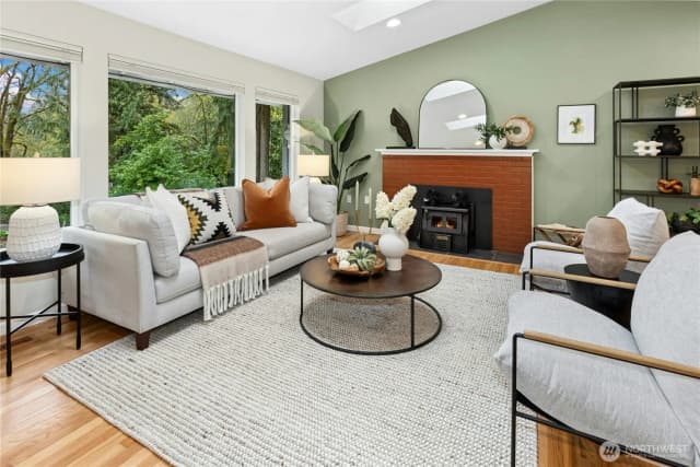Property photo for 585 Mt Index Place Sw, Issaquah photo 4