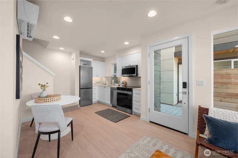 Property photo for 9225 B Densmore Avenue N, Seattle photo 4