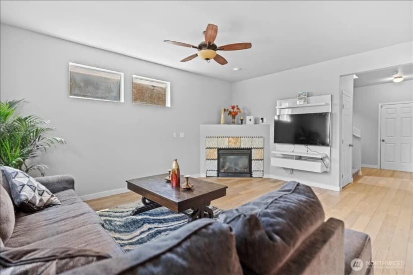 Property photo for 17817 36th Avenue E, Tacoma photo 5