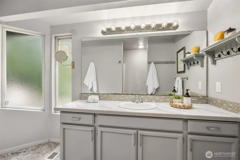 Property photo for 22018 Se 35th Street, Sammamish photo 11