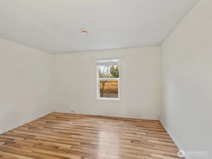 Property photo for 11040 14th Avenue Sw, Seattle photo 22