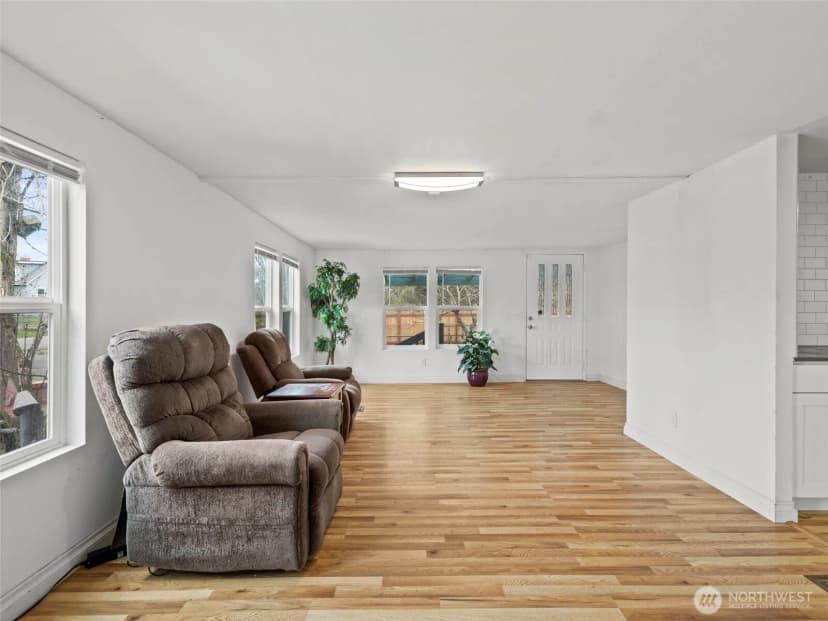Property photo for 11040 14th Avenue Sw, Seattle photo 14