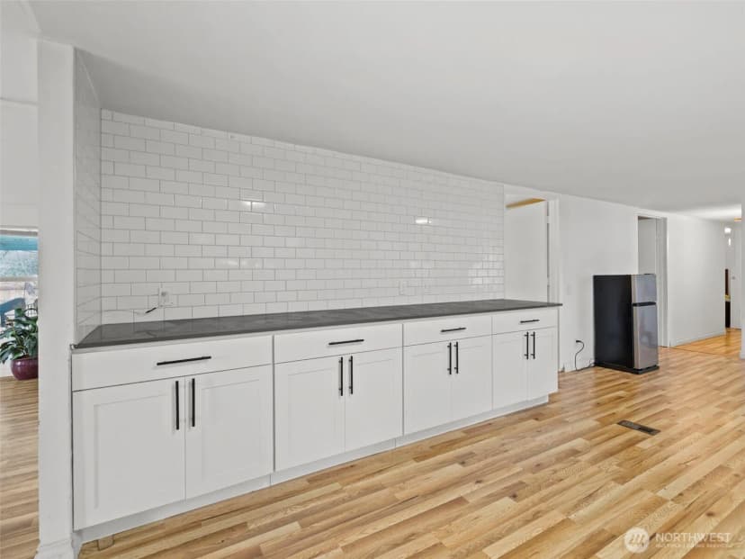 Property photo for 11040 14th Avenue Sw, Seattle photo 15
