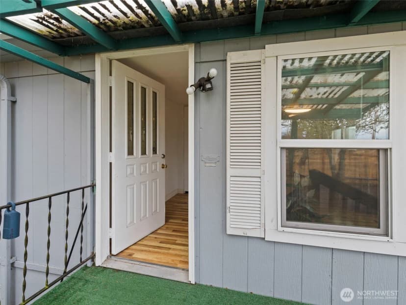 Property photo for 11040 14th Avenue Sw, Seattle photo 5