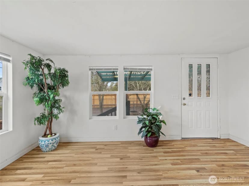 Property photo for 11040 14th Avenue Sw, Seattle photo 7
