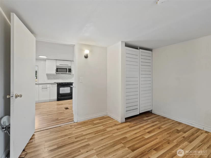 Property photo for 11040 14th Avenue Sw, Seattle photo 23