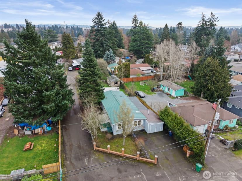 Property photo for 11040 14th Avenue Sw, Seattle photo 32