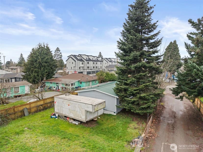 Property photo for 11040 14th Avenue Sw, Seattle photo 31