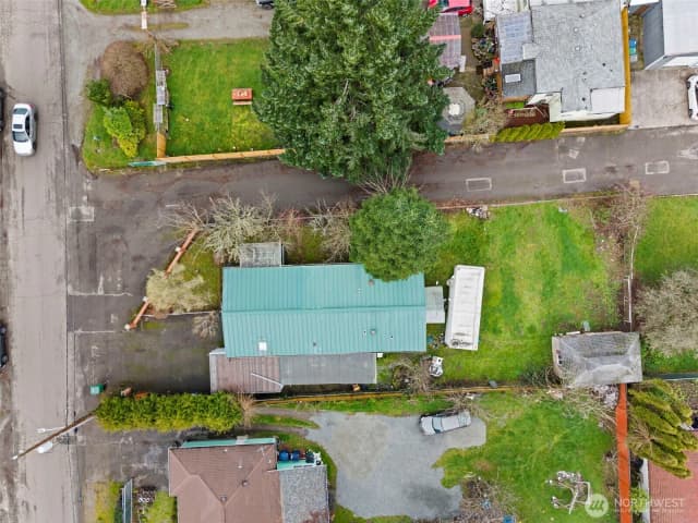Property photo for 11040 14th Avenue Sw, Seattle photo 2