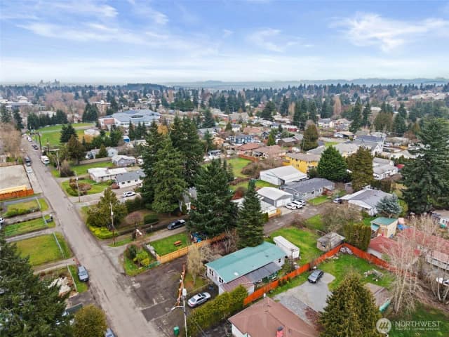Property photo for 11040 14th Avenue Sw, Seattle photo 3
