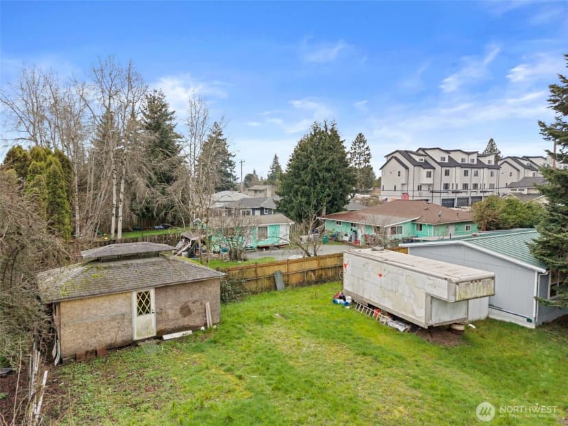 Property photo for 11040 14th Avenue Sw, Seattle photo 30