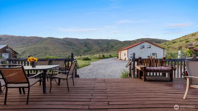 Property photo for 767 Bill Shaw Road, Pateros photo 4