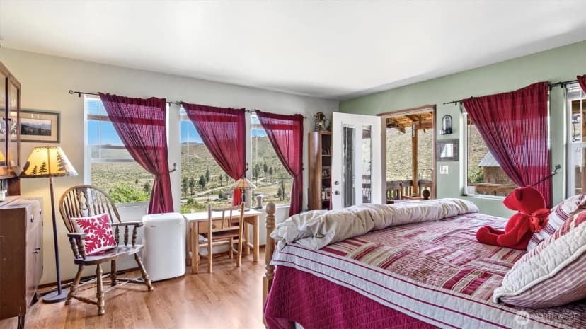 Property photo for 767 Bill Shaw Road, Pateros photo 21