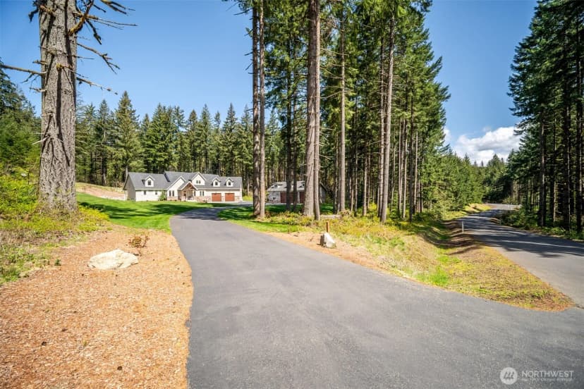 Property photo for 411 Five Peaks Drive, Kalama photo 33