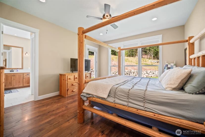 Property photo for 411 Five Peaks Drive, Kalama photo 16