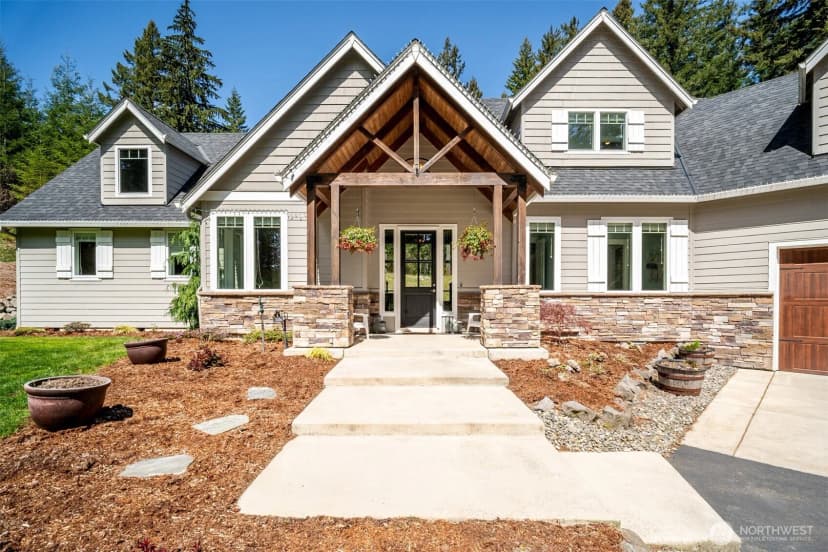 Property photo for 411 Five Peaks Drive, Kalama photo 2