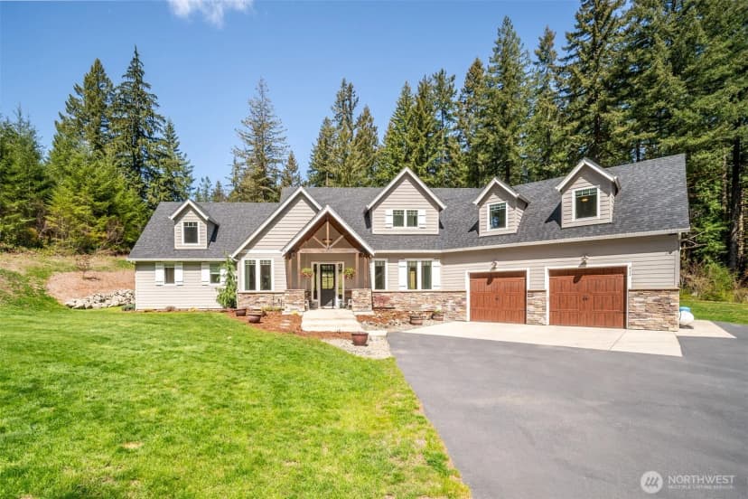 Property photo for 411 Five Peaks Drive, Kalama photo 3