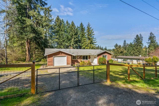 Property photo for 810 King Road, Winlock photo 2