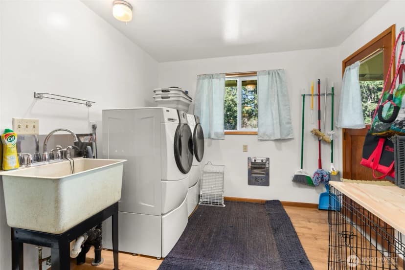Property photo for 810 King Road, Winlock photo 6